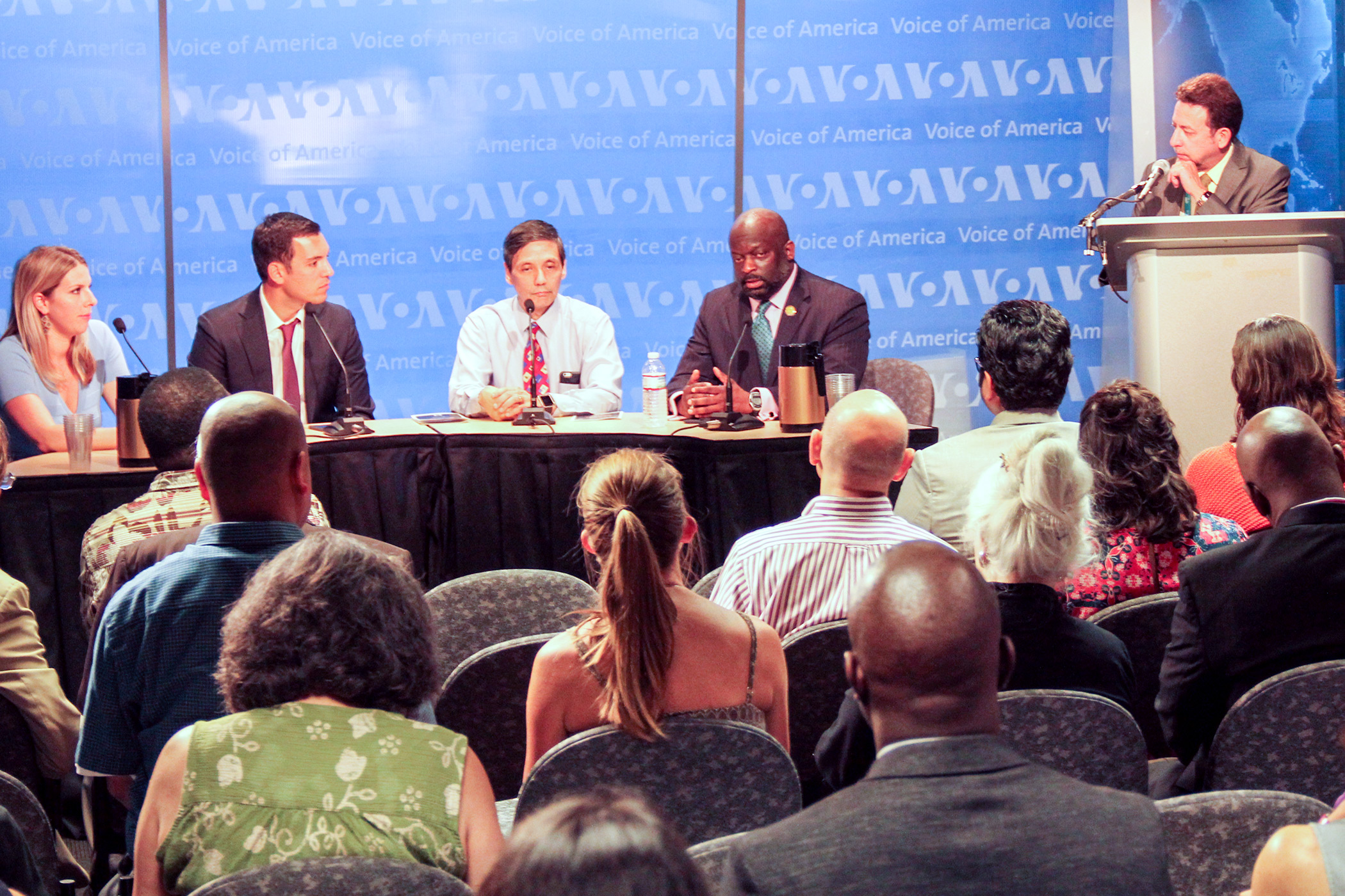 VOA hosts roundtable discussion on the critical issue of global press freedom