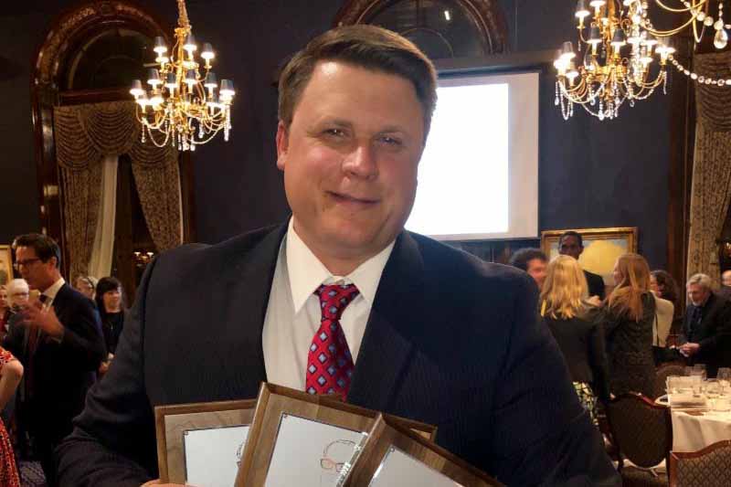VOA’s midwest correspondent wins three awards from Chicago Chapter of Society of Professional Journalists