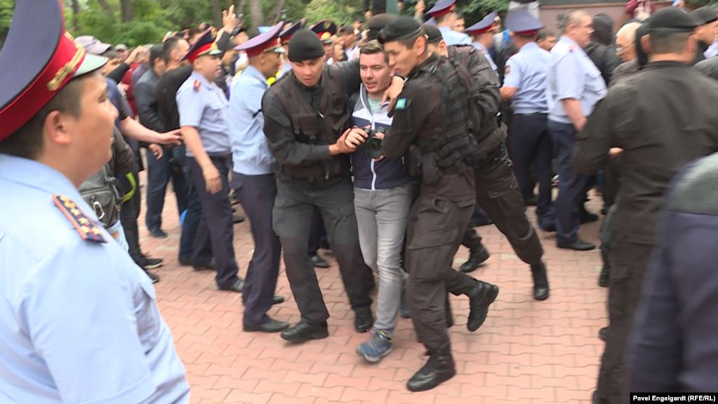 RFE/RL protests Kazakhstan’s refusal to accredit journalists
